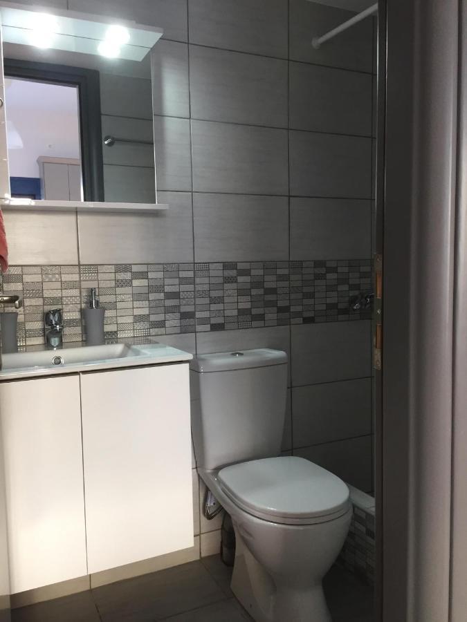 Finiki Seaside Apartment Luaran gambar