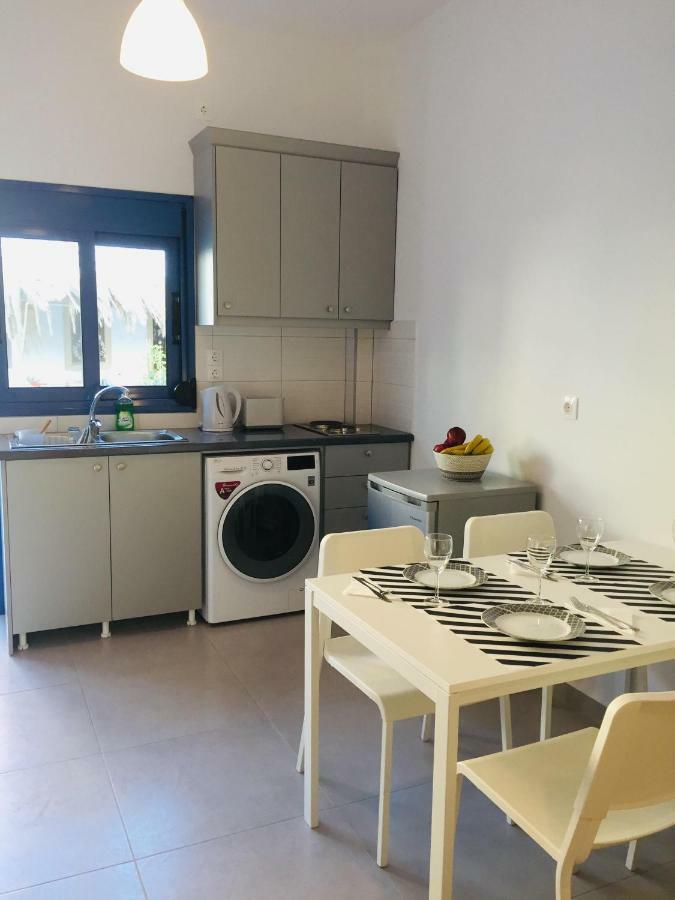 Finiki Seaside Apartment Luaran gambar