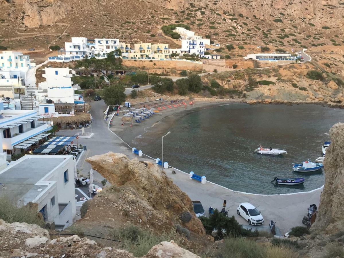 Finiki Seaside Apartment Luaran gambar
