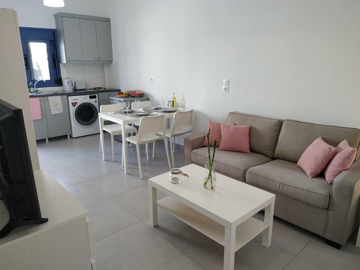Finiki Seaside Apartment Luaran gambar
